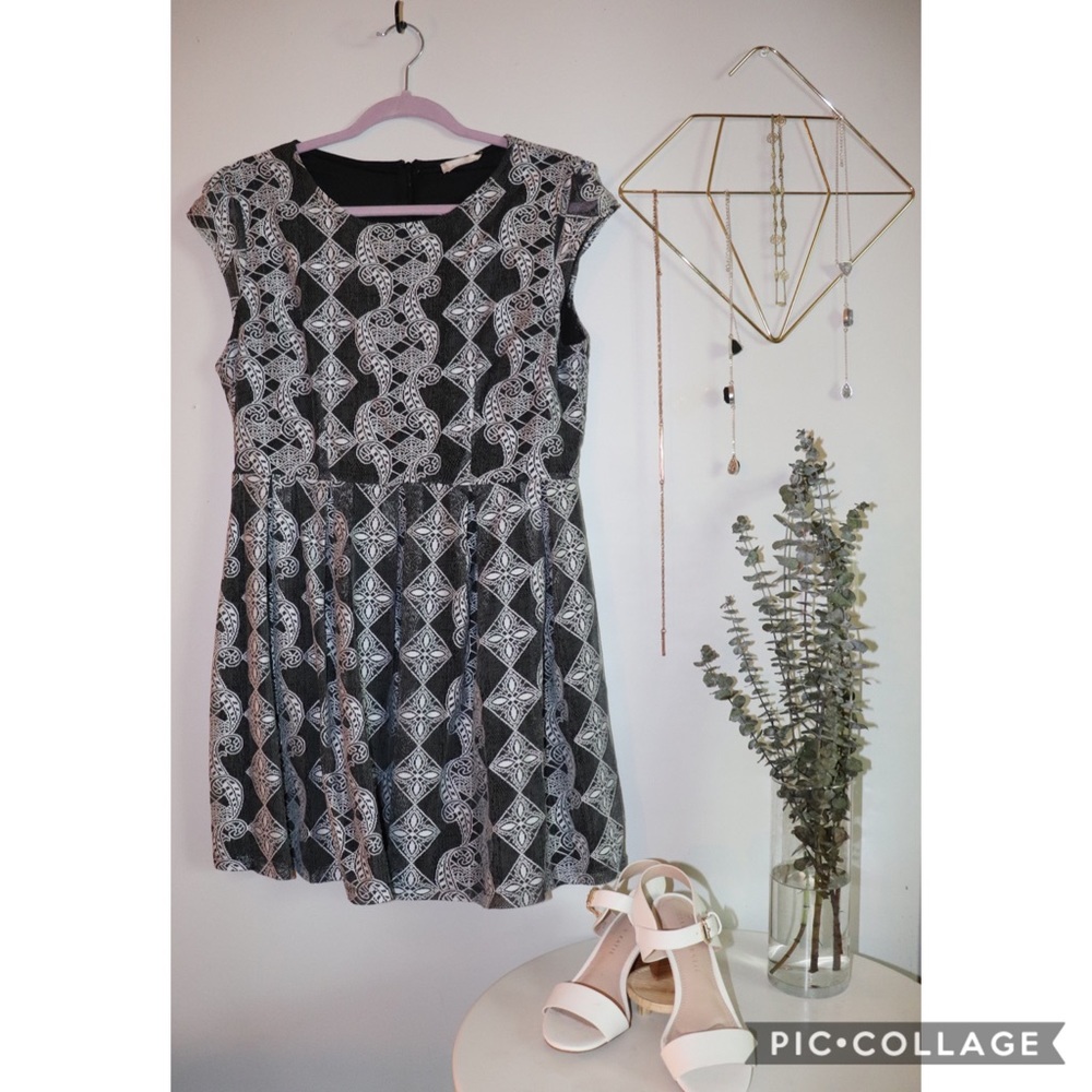 Altar’d State Black & White Printed Dress